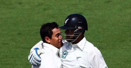 Vettori congratulates Taylor on his century