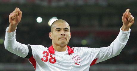 Derdiyok: Everton link