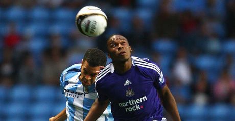 Marcus Hall challenges Charles N'Zogbia