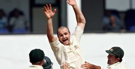 Krejza celebrates the dismissal of Dravid
