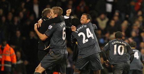 Get in: Phil Brown and players celebrate Manucho's winner