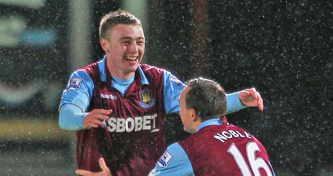 Sears (l): Loan signing for Us