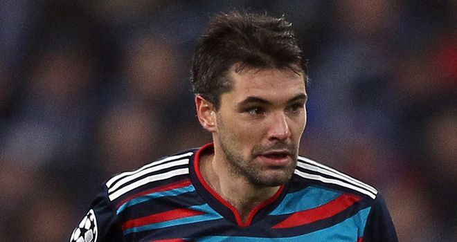 Toulalan: Staying put
