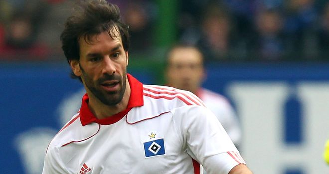 Van Nistelrooy: Will complete deal to join La Liga side next season