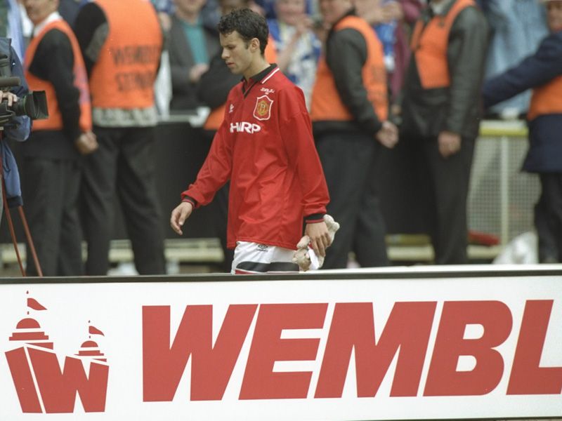 But it was heartbreak a year later when United were pipped to the title by Blackburn and lost the FA Cup final to Everton