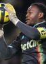 http://e0.365dm.com/11/04/68x93/Marseille-Steve-Mandanda_2589862.jpg?20110426124634