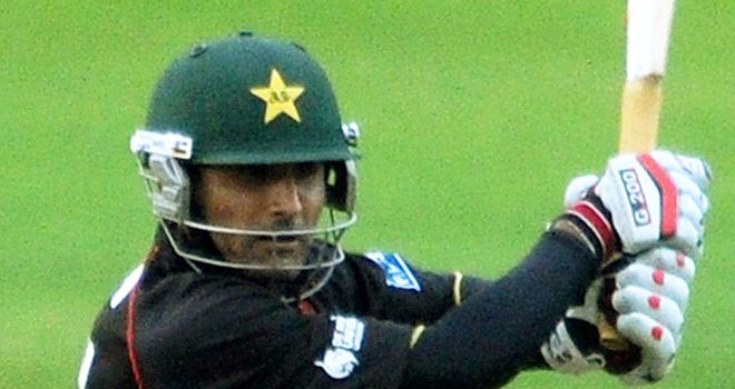 Razzaq scored 20 before taking 2-16