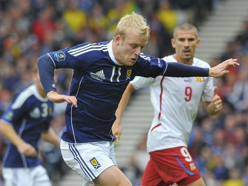 Steven Naismith: Four-year deal with Everton