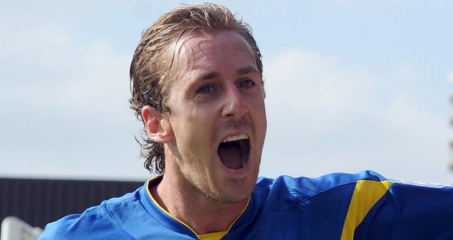 Midson: Pens new Dons contract
