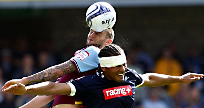 Lansbury: Challenges Mkendawire in the air