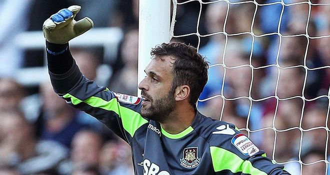 Manuel Almunia: No decision on a loan extension at West Ham as Rob Green recovers from injury