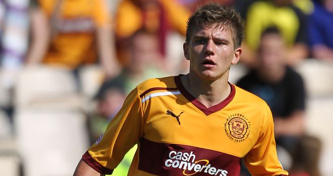 Shaun Hutchinson: Defender set to make return from injury