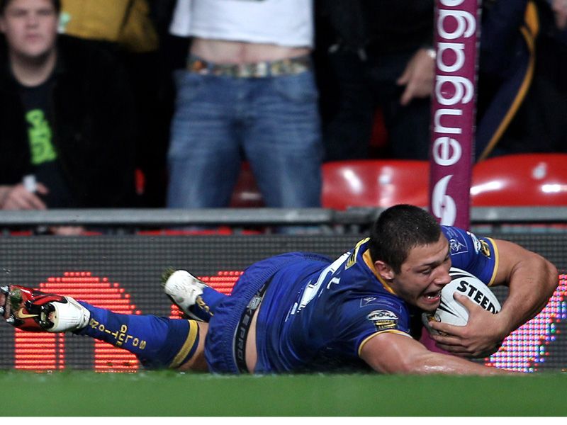 Leeds edged back ahead with tries from Carl Ablett and Webb, before Ryan Hall dived over in the left corner to open up a 10-point gap.