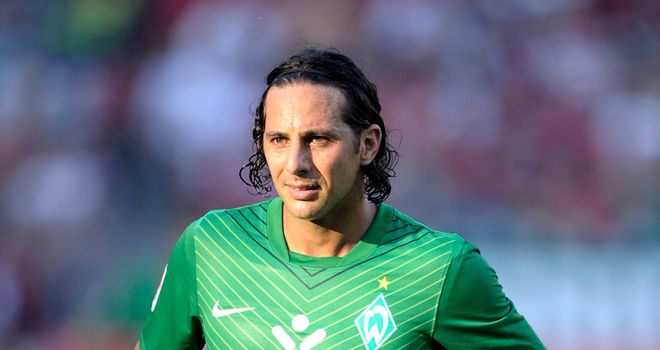 Claudio Pizarro: scan results confirm that he has torn ligaments in his right knee