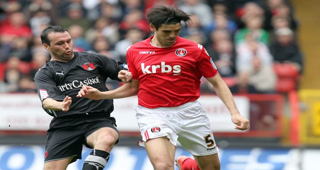 Llera (right): On loan at Owls