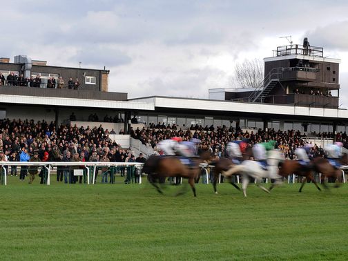 Huntingdon: Peterborough Chase meeting off