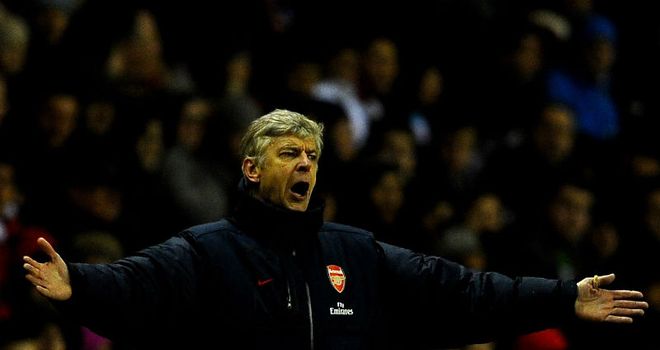 Arsene Wenger: Calling for his player to stick together despite growing criticism