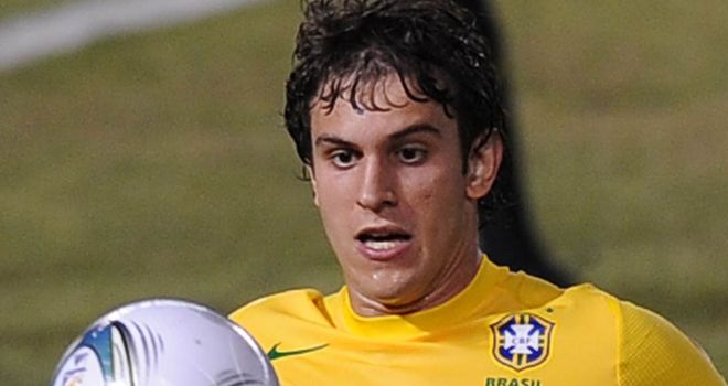 Bruno Uvini: Defender joins Napoli from Sao Paulo