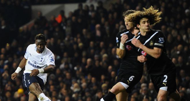 Louis Saha scored twice as Spurs thrashed Newcastle 5-0