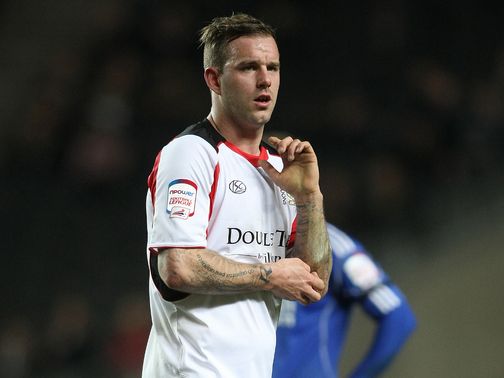 Rowan Vine: Has been training with St Johnstone