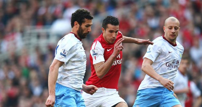 Carlos Cuellar: Insists mistakes are down to concentration and not confidence