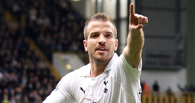 Rafael van der Vaart: Midfielder confident of Champions League qualification