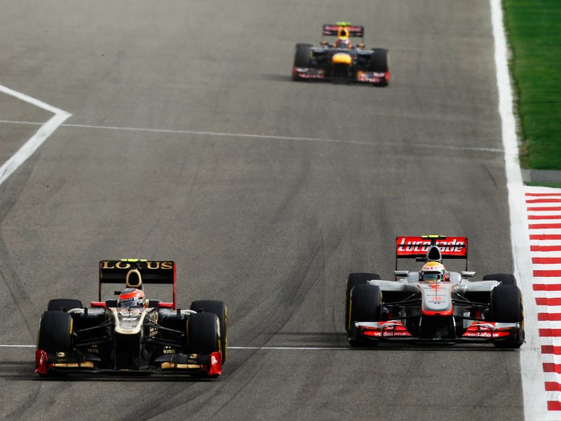 Grosjean passes Hamilton