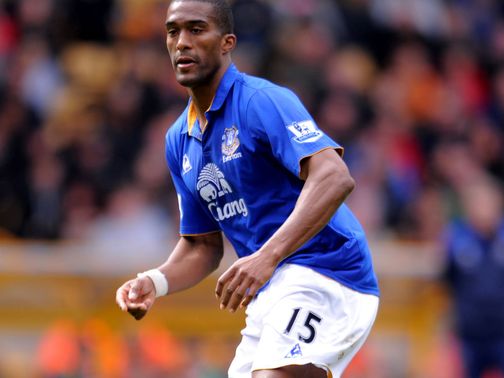 Sylvain Distin: New contract