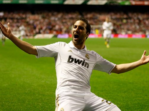 Gonzalo Higuain: Looking forward to game against Manchester United