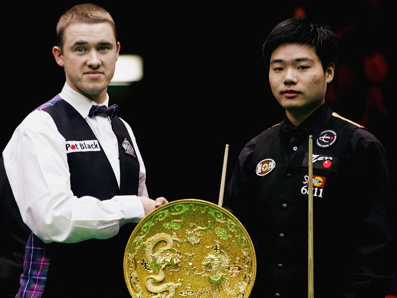 Hendry and Ding Junhui at the 2005 China Open