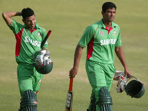 Hossain and Mahmudullah eased Bangladesh to victory