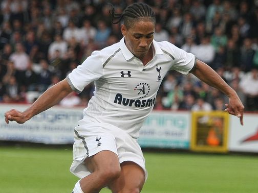 Steven Pienaar: Returns to Everton