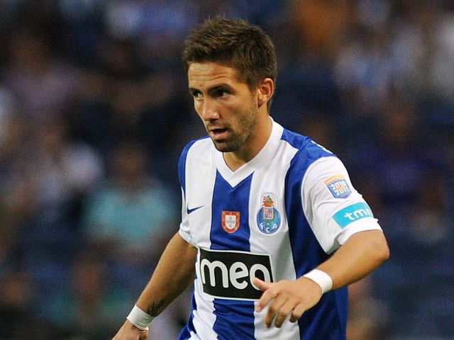 Moutinho: Villas-Boas still wants midfielder