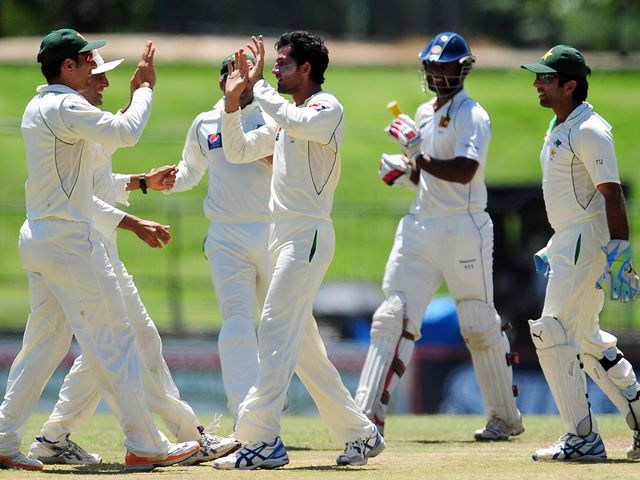 Junaid Khan takes a Sri Lanka wicket