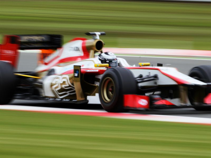 Qing Hua at speed on the track...