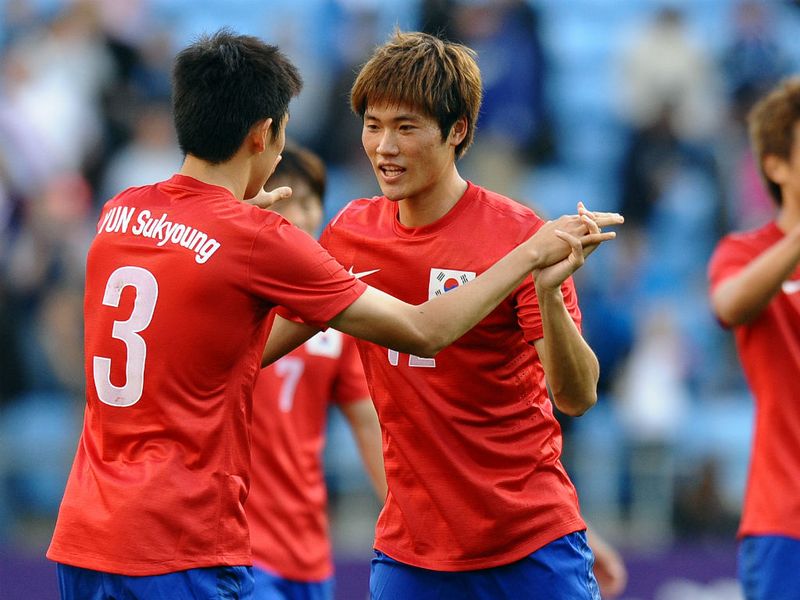 South Korea defeat Switzerland 2-1 thanks to goals from Park Chu Young and Kim Bok Hung
