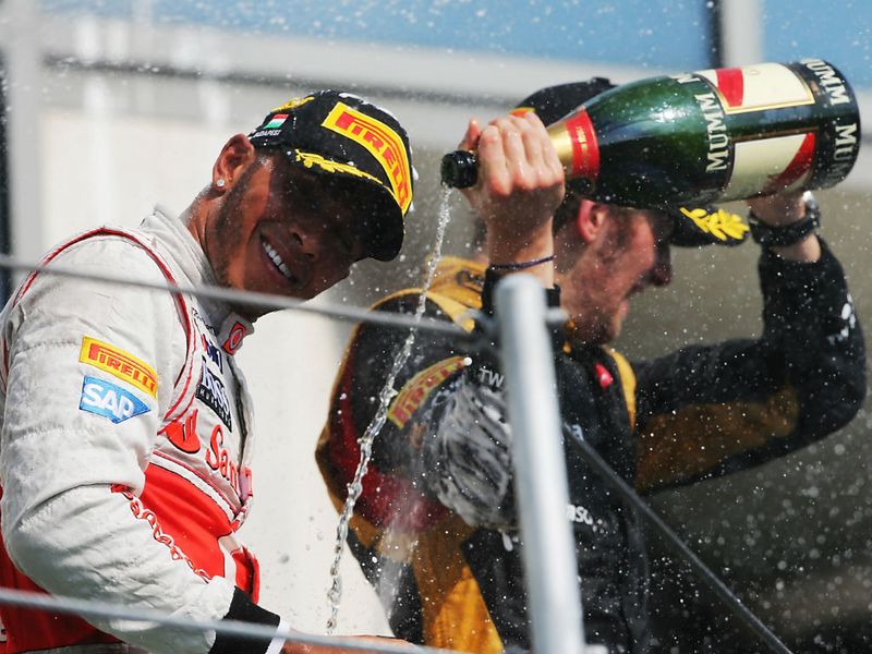 Grosjean sprays Hamilton