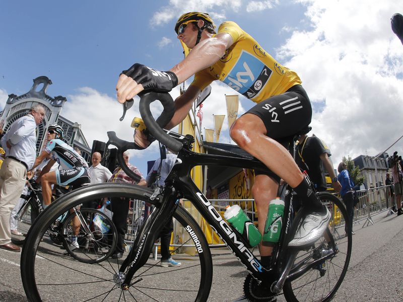 ...The yellow jersey holder ready to roll...