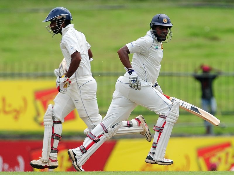 Paranavitana and Thilan Samaraweera shared in a 143-run partnership.