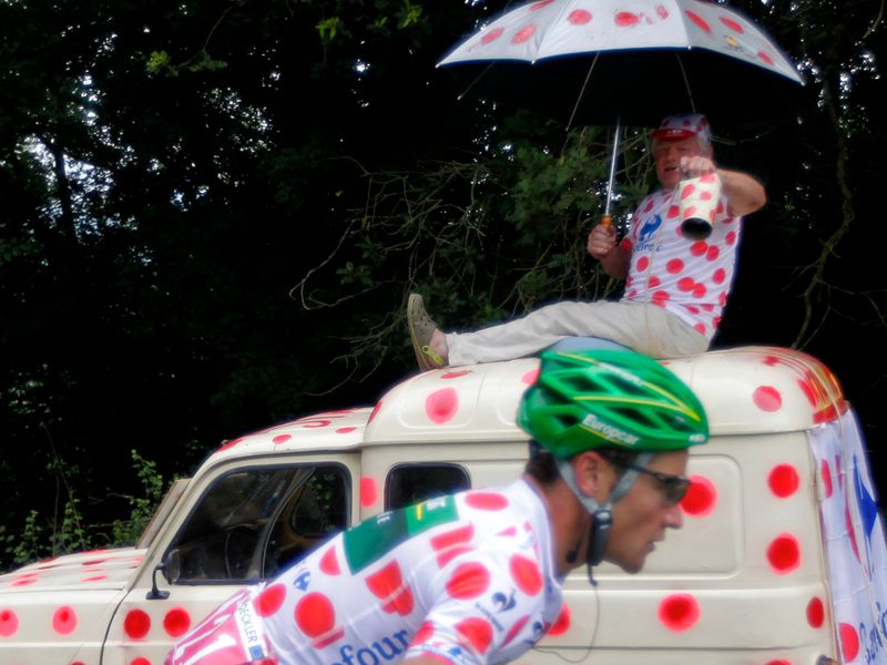 Thomas Voeckler began the day on a mission to secure the polka dot jersey