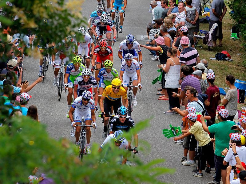 Wiggins would later have a key role in the lead-out, producing a massive turn on the front...