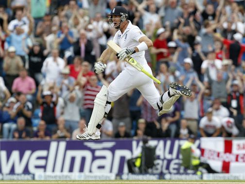 Pietersen celebrates his century at Headingley
