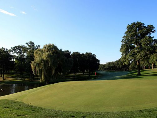 12th hole: 476 yards, par 4&nbsp;