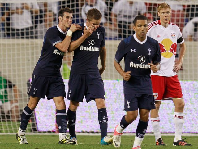 Spurs' scorers Bale and Sigurdsson celebrate
