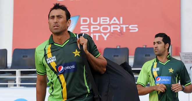Younus Khan (L) and Umar Gul: Left out of squad to face Australia