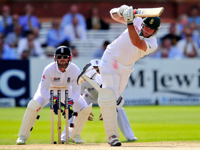 Graeme Smith and Alviro Petersen made it to tea on 33/0...
