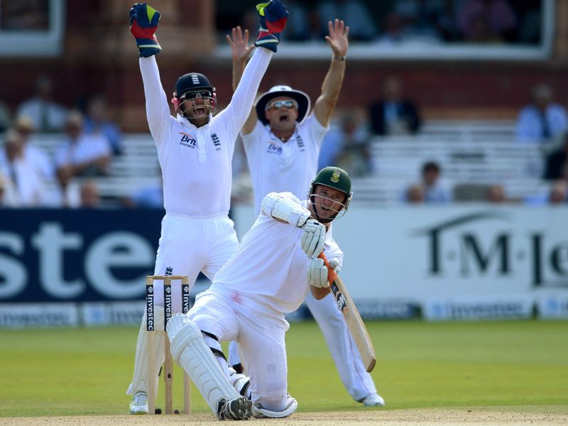 Smith fell to Graeme Swann, trapped LBW...