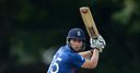 England hold off Australia