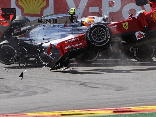 Fernando Alonso: Big crash in Belgian Grand Prix