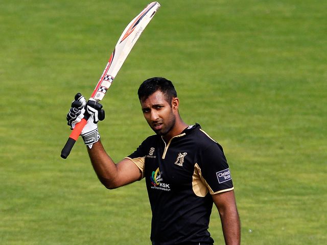 Varun Chopra guided Warwickshire to victory